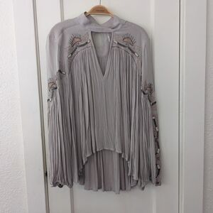 Free People Gray / Dark Cream Flowy Embroidered Women's Top